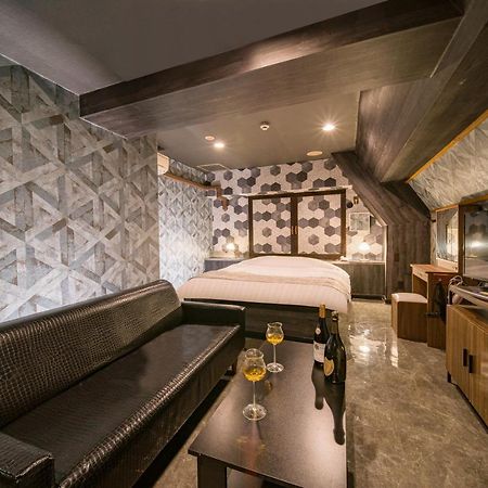 Namba Alpha (Adults Only) Hotel Osaka Bagian luar foto