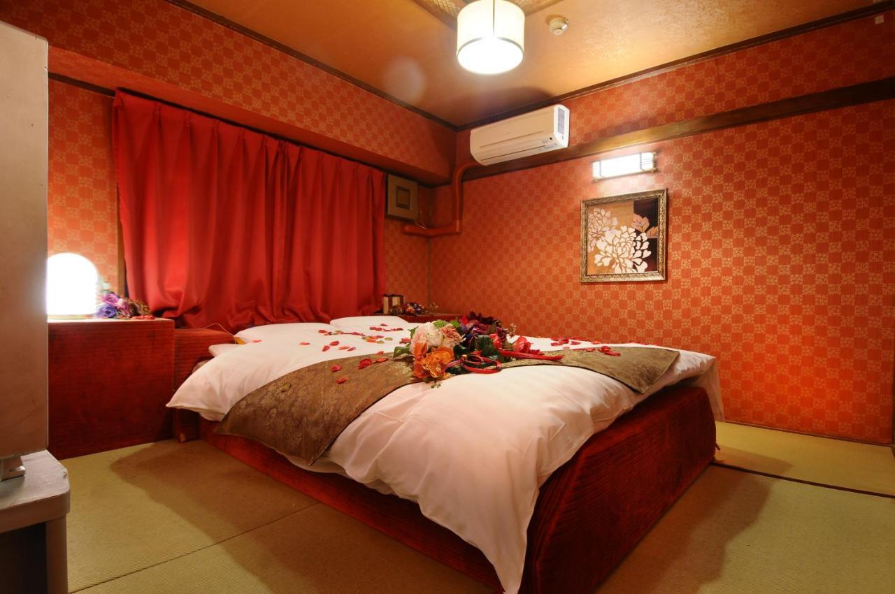 Namba Alpha (Adults Only) Hotel Osaka Bagian luar foto