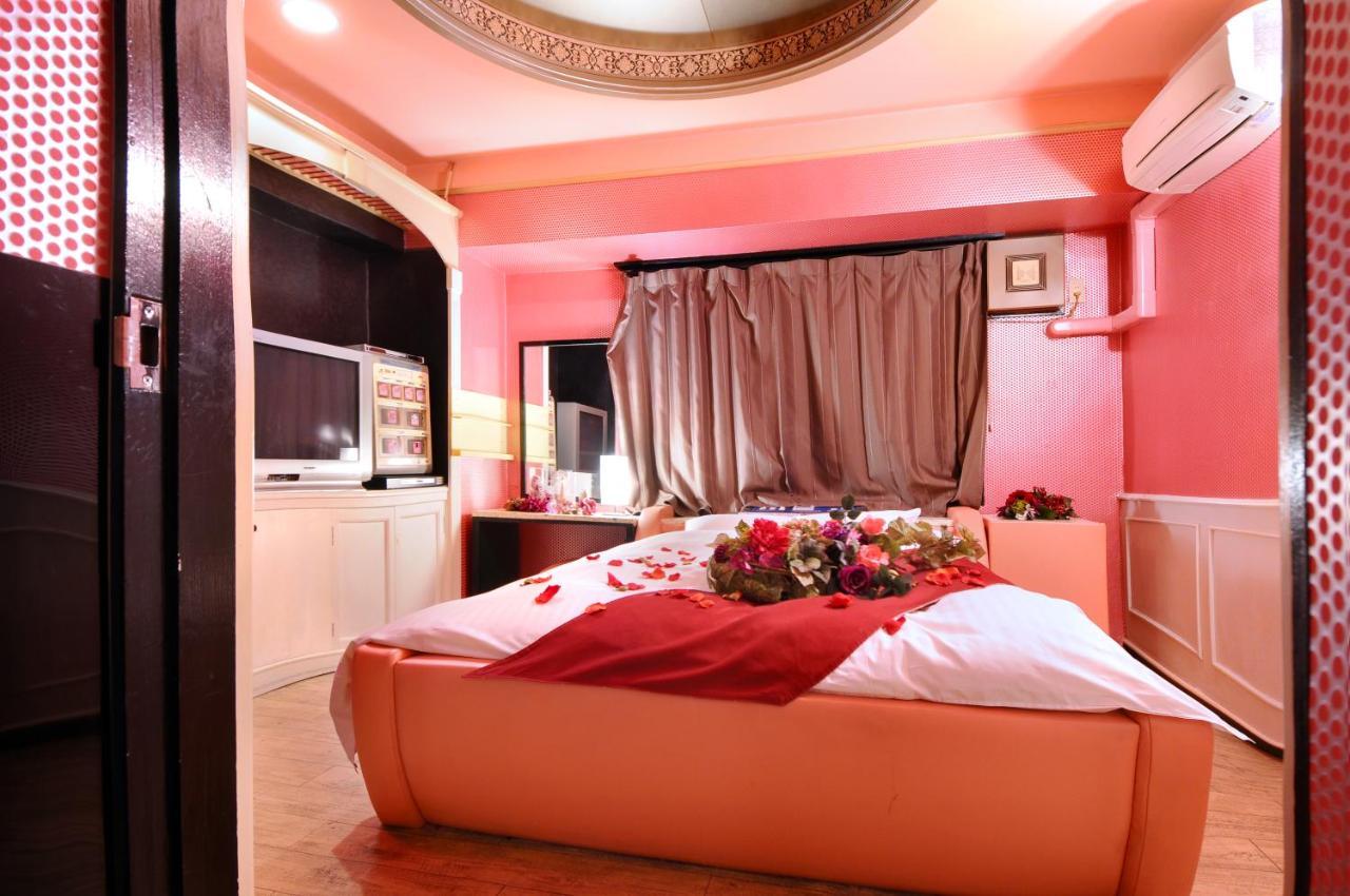 Namba Alpha (Adults Only) Hotel Osaka Bagian luar foto