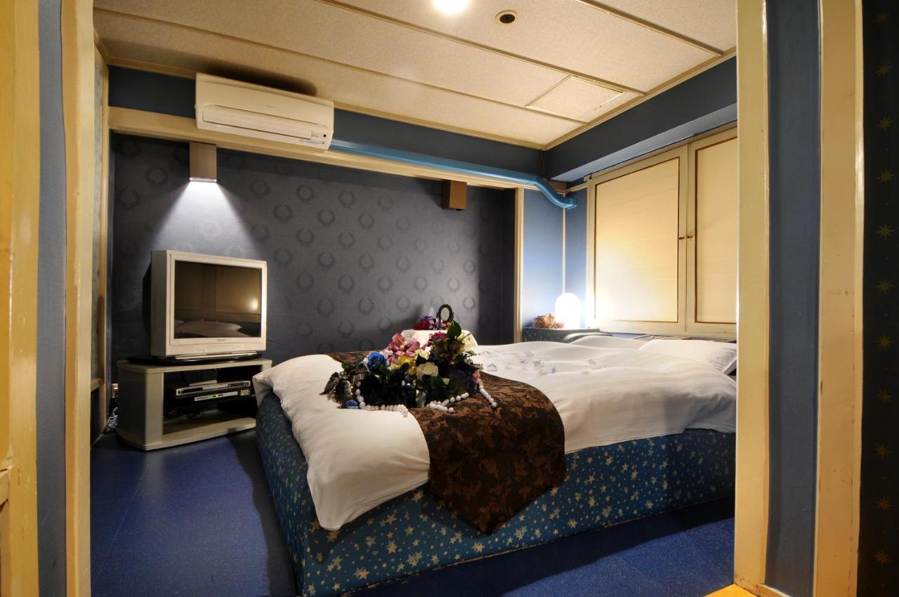 Namba Alpha (Adults Only) Hotel Osaka Bagian luar foto