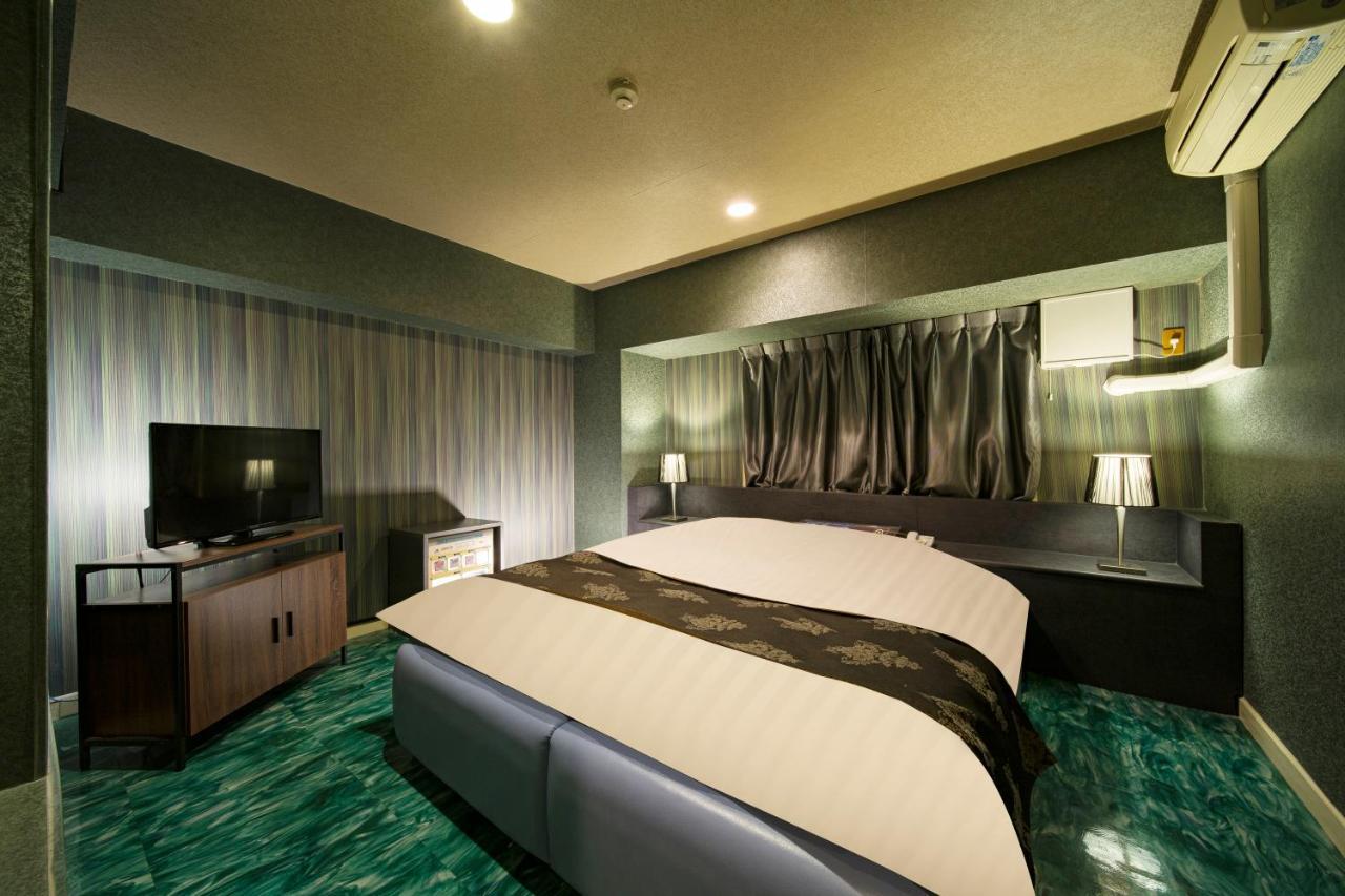 Namba Alpha (Adults Only) Hotel Osaka Bagian luar foto