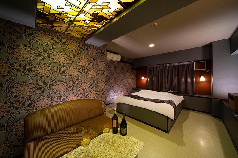 Namba Alpha (Adults Only) Hotel Osaka Bagian luar foto